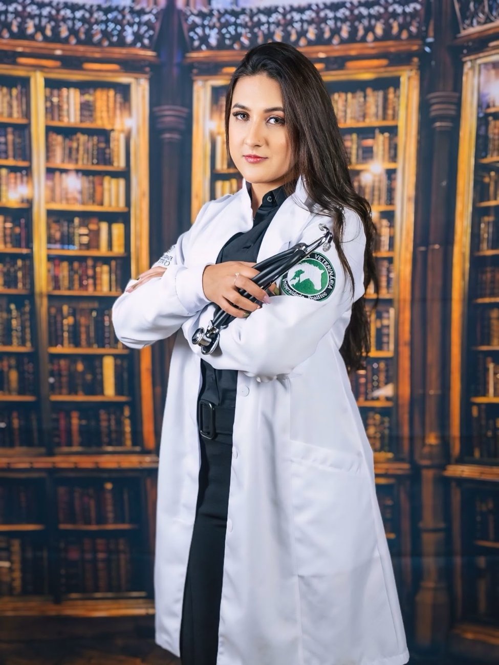 Dra. Aymee Mattozo, médica-veterinária responsável técnica da Polly Pet Shop